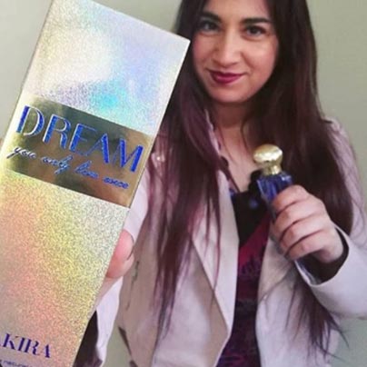 shakira smile perfume